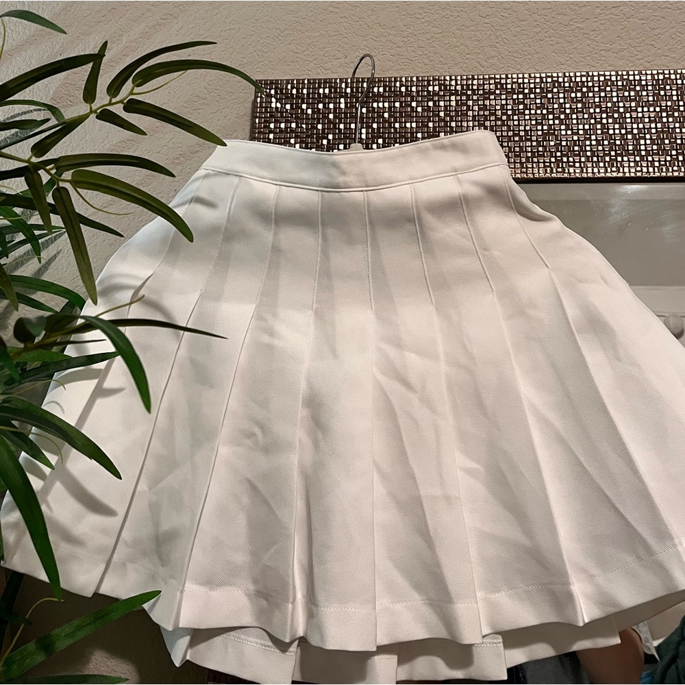 Pleated skirt / size small